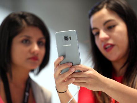 Mobiele telefoons in de klas: weren of toelaten?