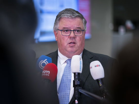 Bruls verwacht komende weken al tekort aan duizenden opvangplekken asielzoekers