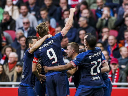 Ajax-PSV. Doelpunt de Jong (1-1)