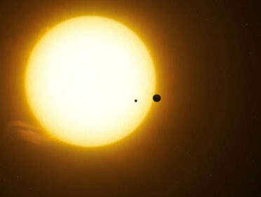 Bewijs voor bestaan eerste exomaan stap dichterbij