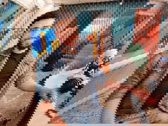 Ahmad Sadaldeen vluchtte uit Syrië en komt vertellen over het effect van corona op nieuwkomers