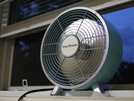 Waarom je binnen meer risico loopt op een coronabesmetting dan buiten