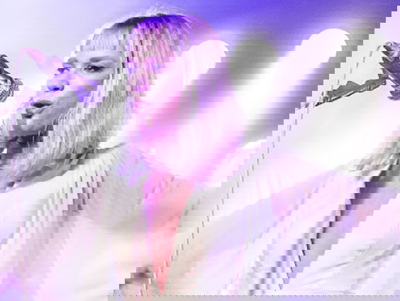 Inge van Calkar presenteert nieuwe single "Summer Rain"