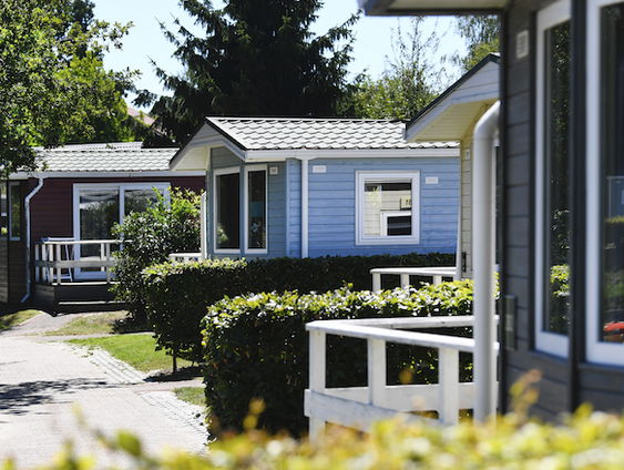 In eigen land op vakantie: '1800 euro voor een weekje weg'