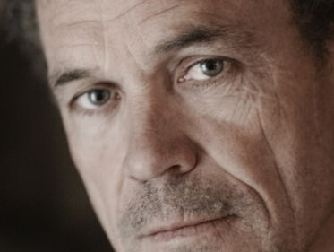 Een hommage van Bram Bakker aan zijn boezemvriend