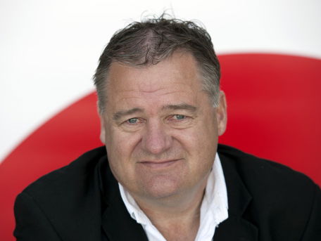 De voetbalpoëzie van commentator Frank Snoeks