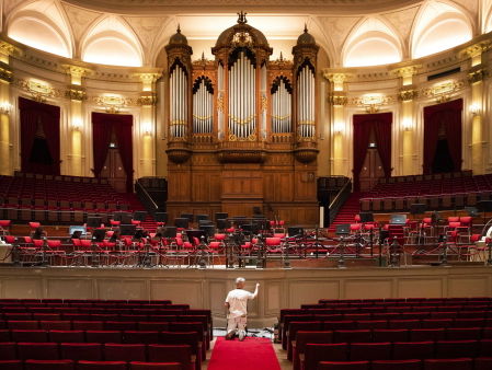 Het verlaten concertgebouw