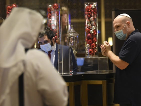 Keppeltjes op straat in de Emiraten