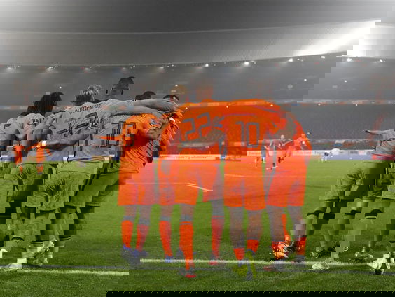 Stand.nl: 'Oranje gaat als outsider naar het WK'