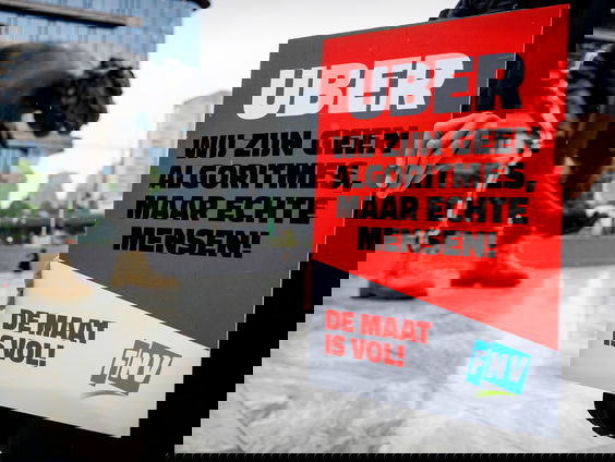 FNV wint rechtszaak van Uber. FNV bestuurder Zakaria Boufangacha reageert