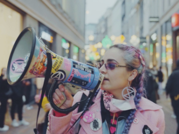 Jonge klimaatactivisten geportretteerd in documentaire 'We Are Fucked'