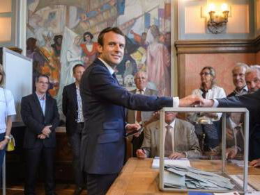 Haalt Macron de absolute meerderheid?