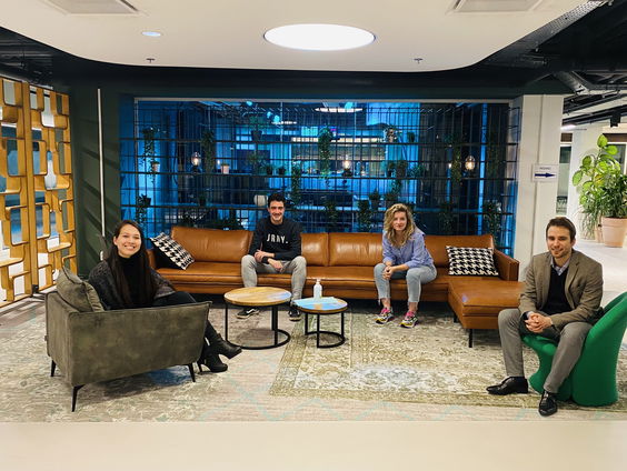 Dit is de Zaterdag met Merel Ek, Sabine Scharwachter en Matthijs van Schie