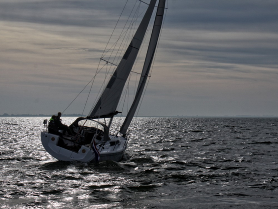 Vakantie in eigen land: drukte bij de zeilbotenverhuur