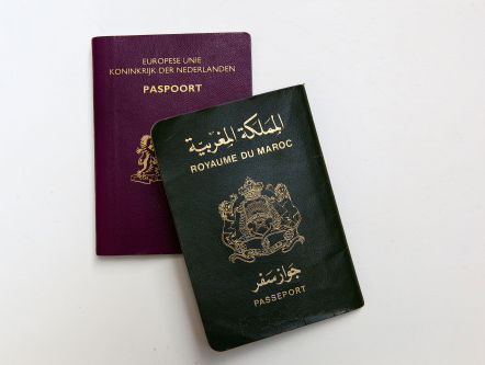 Afpakken dubbel paspoort schept geen wij-gevoel