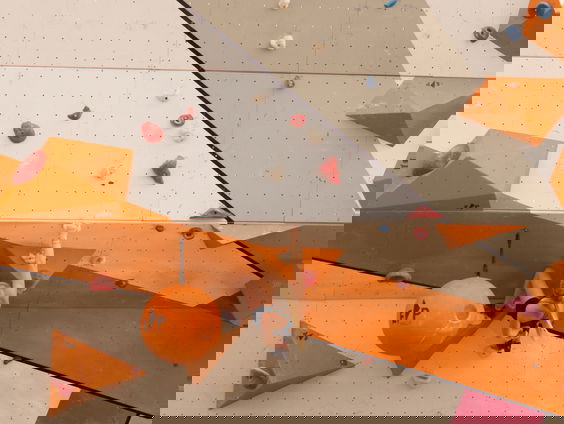 Boulderaar Tiba Vroom gaat voor de Olympische Spelen van 2024