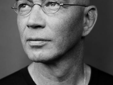 Kunststof - Tommy Wieringa, schrijver