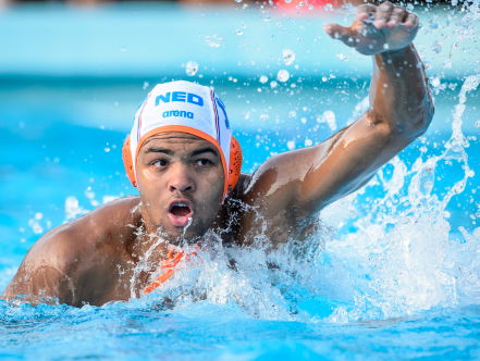 Waterpolo'ers tanken vertrouwen uit nederlaag