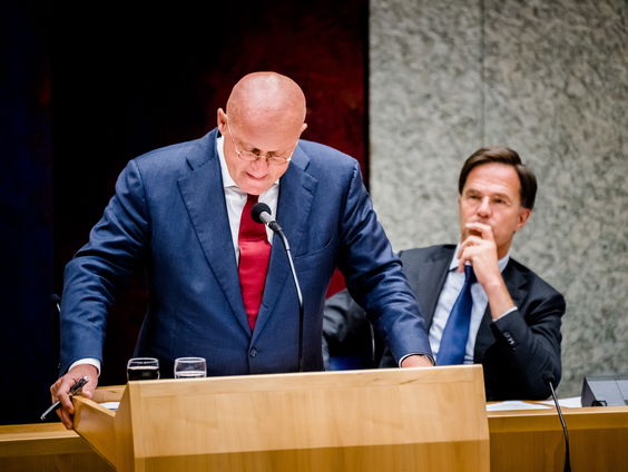 Minister Grapperhaus onder vuur in de Kamer om eigen bruiloft