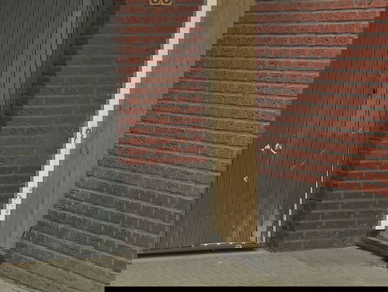 Vuurwerkbom bij huis burgemeester Woensdrecht