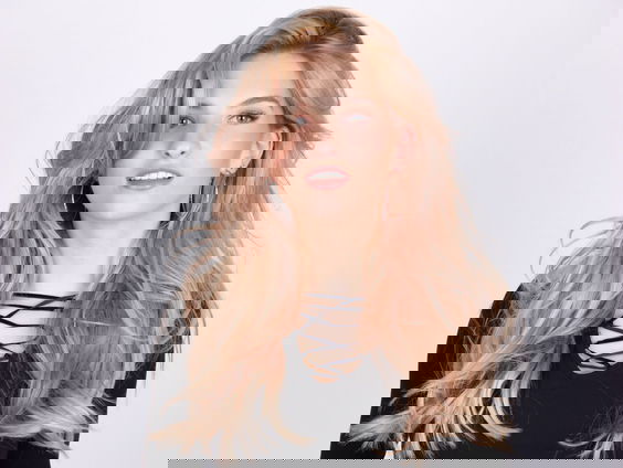 Julia van Bergen met Alles Komt Goed