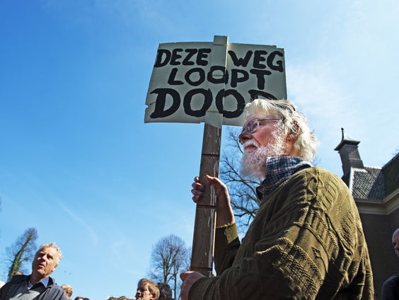 ‘Amelisweerd, niet geasfalteerd!’