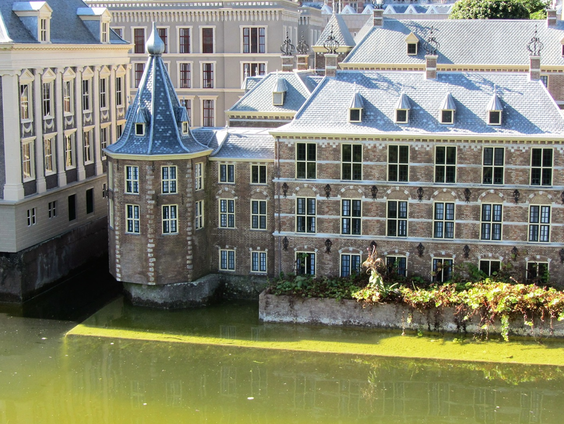 Jongeren officieel aan de formatietafel