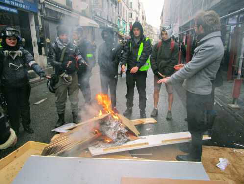 Parijs iets rustiger, maar Fransen nog steeds boos