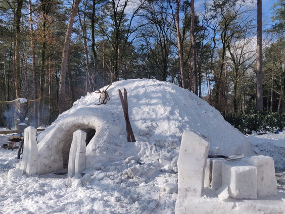 Hoe ziet de grootste iglo van Nederland eruit?