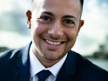 Kunststof - Mounir Samuel, journalist en schrijver