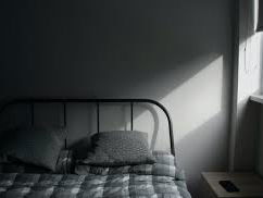 Hoe kom je de plaknacht door?