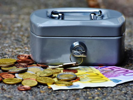 Nationaal Ouderenfonds zegt sponsordeal met Seniorenvoordeelpas op