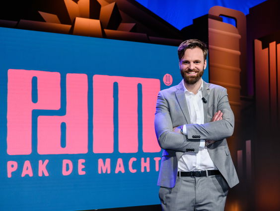 Pak de Macht: Tim Hofman zet onzichtbare machthebbers in de spotlights