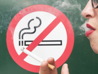 Steeds meer Nederlanders tegen roken in openbare ruimte