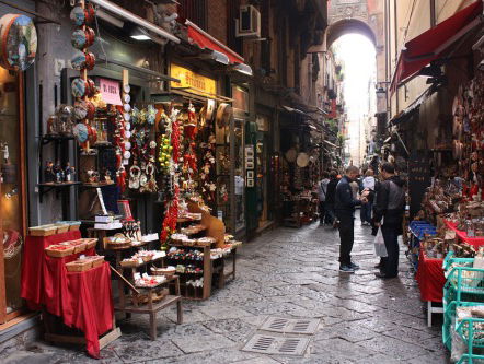 Is Napels zo gevaarlijk als de reisgids schrijft?