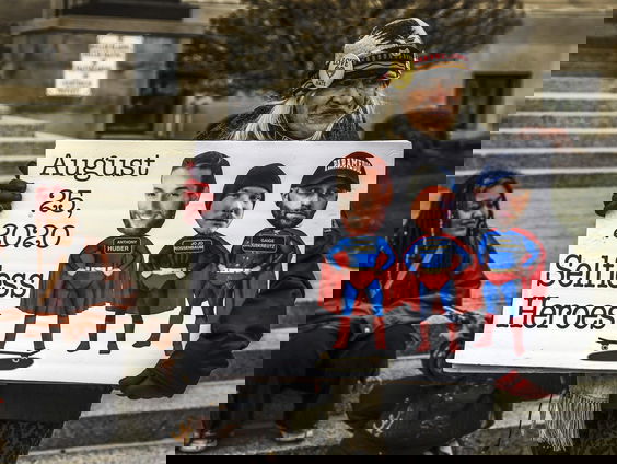 Hoe een tiener met een wapen een open wond blootlegt in de VS