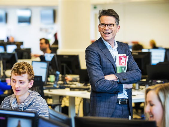 Hans Nijenhuis over het 75-jarige bestaan van het Algemeen Dagblad