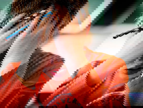 Uithuisgeplaatste kinderen verliezen contact met zeker één belangrijk persoon uit omgeving