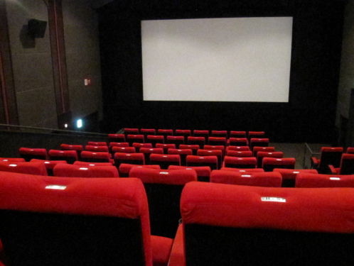 Nee, er worden geen poncho's uitgedeeld in de bioscoop