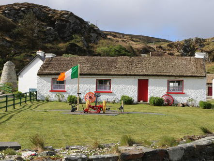 Ierland zet zich schrap voor orkaan Ophelia