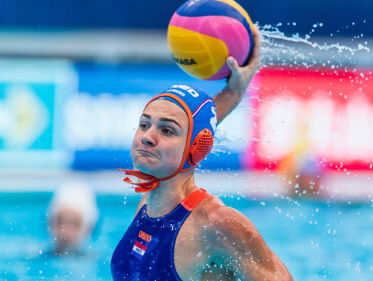 Waterpolovrouwen verpulveren Italië