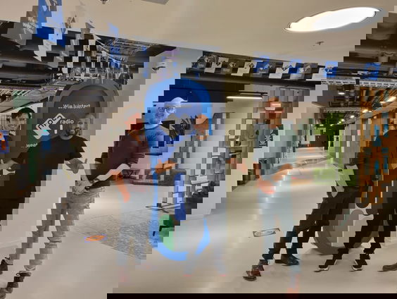 Dit is de zaterdag met Mo Hersi en Oscar Kocken gepresenteerd door Hanno Janse