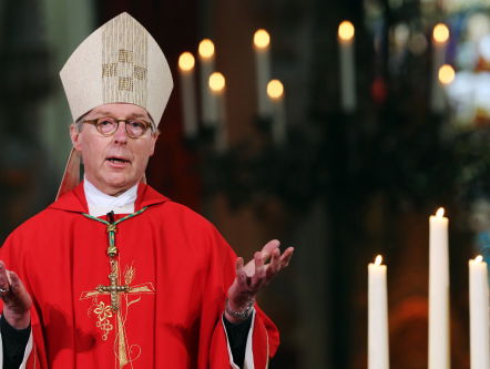 Bisschop De Korte over afgeblazen viering Roze Zaterdag