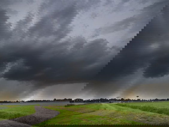 Stormchaser Matthijs Kassies waagt zich graag in het oog van de storm