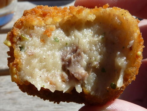 Piet Brink maakt meer dan 20.000 bitterballen voor Zuid-Korea