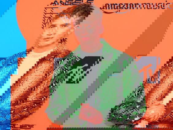 Rapper Snelle over eigen theatershow