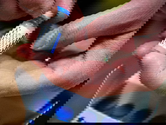 EMA over Janssen-vaccin: 'Voordelen wegen op tegen nadelen ondanks zeldzame bijwerking'