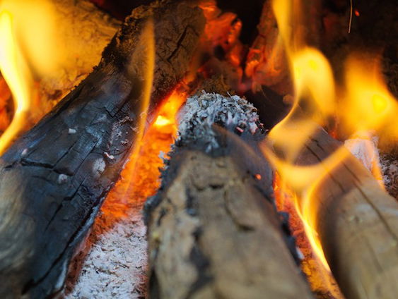 Gemeente Maassluis doneert houtkachels aan Oekraïense zustergemeente