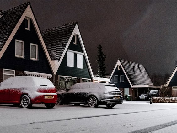 Dik pak sneeuw op je dak? 'Houd bij een plat dak rekening met instortingsgevaar'