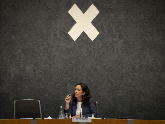 Halsema verantwoordt zich voor gemeenteraad over anti-racismeprotest